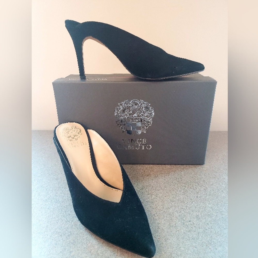 🌞Black Suede Vince Camuto Shoes with Box🌞